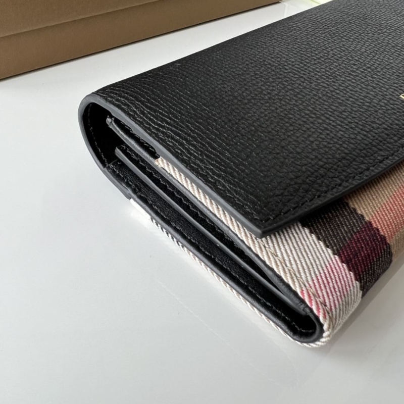 Bv*b*rry wallets